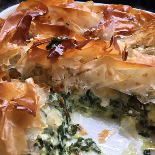 Spanakopita: tarta griega de pasta filo, espinacas y queso feta (tarta para 8 personas aprox)